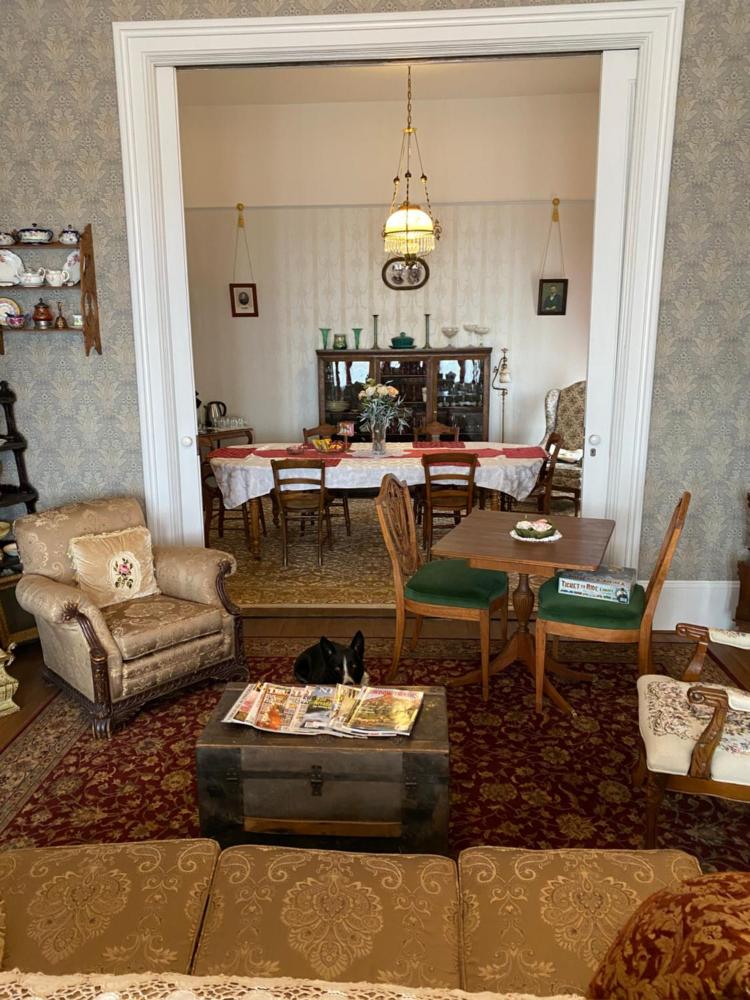 Queen Room interior